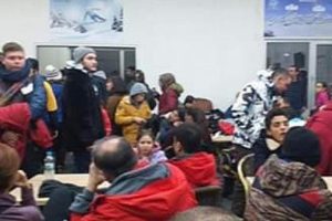Kayak merkezinde yaklaşık 100 kişi mahsur kaldı