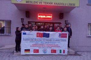 Bursa İznikli &ouml;ğrenciler Avrupa yolcusu