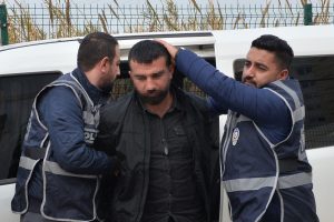 AK Parti'li başkan adayını bı&ccedil;aklayan ş&uuml;pheli teslim oldu