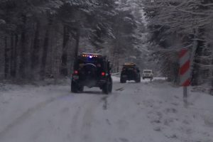 Bursa'da off-road tutkunlarından kar safarisi