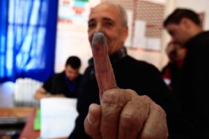 Cezayir'de Cumhurbaşkanlığı se&ccedil;imleri i&ccedil;in 101 kişi aday oldu