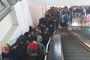 Bursa'da bu kuyruğun ucu bucağı yok!