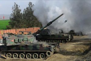 TSK Suriye'de YPG/PKK'lı ter&ouml;ristleri ob&uuml;slerle vurdu