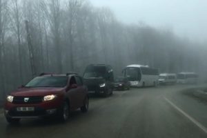 Bursa Uludağ'da 10 kilometre ara&ccedil; kuyruğu oluştu