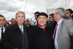 Mansur Yavaş: 10 puan &ouml;nde olduğum g&ouml;r&uuml;l&uuml;yor