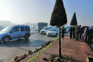 Sis y&uuml;z&uuml;nden &ccedil;ok sayıda ara&ccedil; birbirine girdi: &Ouml;l&uuml; ve yaralılar var