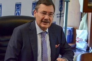 Melih G&ouml;k&ccedil;ek: Ya Selvi utanmıyor musun?
