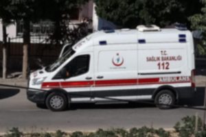 Gen&ccedil; kız sevgilisiyle g&ouml;r&uuml;şmesini istemeyen babasını...