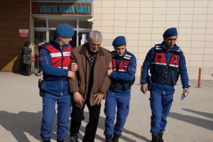 Bursa'daki &ccedil;iftlik cinayeti zanlısı adliyede