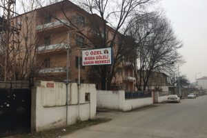Yaşlı bakım merkezinde 'işkence' iddiasına 22 g&ouml;zaltı