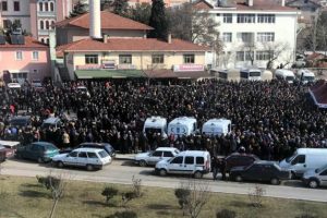 Kazada &ouml;len 6 gen&ccedil;, son yolculuğuna uğurlandı