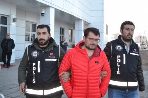 FET&Ouml;'n&uuml;n yeniden yapılanmasına operasyon: 3 g&ouml;zaltı