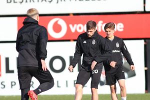 Beşiktaş, kondisyon ve taktik &ccedil;alıştı