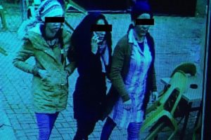 Bursa'da bir vatandaşın dikkati sayesinde hırsızlık ş&uuml;phelileri yakalandı