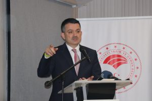 Bakan Pakdemirli: "Tarım, savunma sanayisinden daha &ouml;nemlidir"