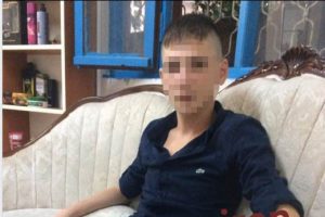 Fotoğrafını sosyal medyada 'hırsız' diye paylaşan market işletmecisini bı&ccedil;akladı
