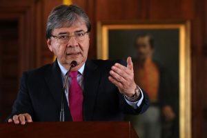 Bolton'un '5 bin asker Kolombiya'ya' notu tartışma konusu oldu