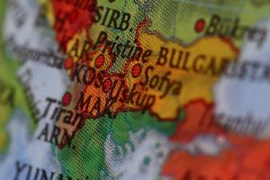 Makedonya h&uuml;k&uuml;metinden FET&Ouml; iltisaklı gazeteye destek