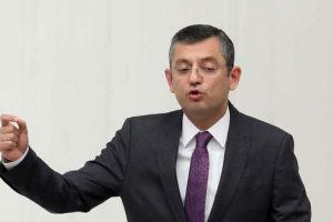 &Ouml;zg&uuml;r &Ouml;zel'den Bah&ccedil;eli'ye sert s&ouml;zler