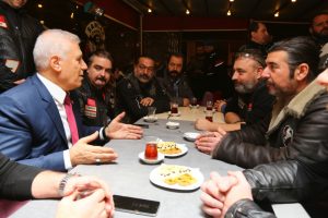 Bursa B&uuml;y&uuml;kşehir Belediye Başkan Adayı Bozbey "Dostlar Buluşması"nda motosiklet tutkunlarını dinledi
