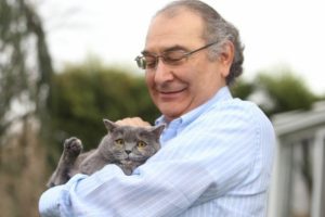 'Kedi, sevginin kokusuyla sahibine bağlanıyor'