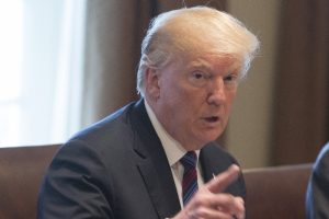 Trump: İran ekonomisi &ccedil;&ouml;k&uuml;yor