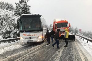 Antalya-Konya yolunda ulaşım g&uuml;&ccedil;l&uuml;kle sağlanıyor
