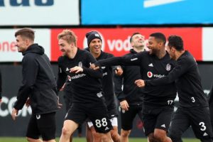 Beşiktaş'ta Antalyaspor ma&ccedil;ı hazırlıkları s&uuml;rd&uuml;