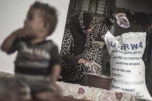 UNRWA Filistinli m&uuml;ltecilere hizmete devam edecek
