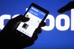 Facebook'un kullanıcı sayısı arttı