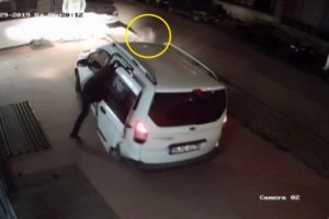 Hırsızlara turşu bidonuyla m&uuml;dahale