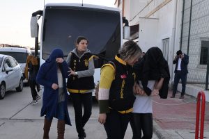 Masaj salonunda fuhuş rezaleti! Mal varlıklarını &ouml;ğrenen şok ge&ccedil;irdi