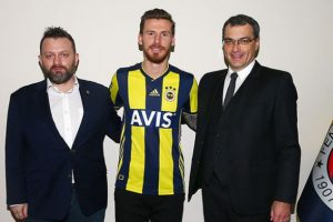 Damien Comolli: "Serdar, tecr&uuml;beli ve &ccedil;ok iyi bir oyuncu"