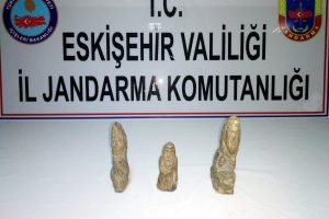 Tarihi heykelcikler ele ge&ccedil;irildi