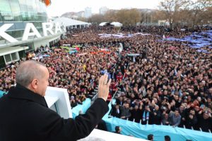 Erdoğan: Dik duruyoruz, dikleşmiyoruz