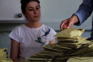 Yerel se&ccedil;imlerde ilk kez tek zarf kullanılacak