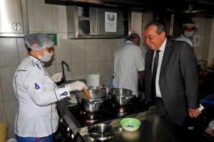 &Ccedil;alışan aş&ccedil;ılar, ustalık ve kalfalık belgesi i&ccedil;in sınava girdi