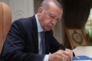 Cumhurbaşkanı Erdoğan imzaladı! İşte yeni başdanışman...