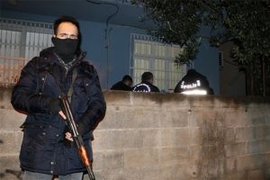 Gece yarısı m&uuml;stakil eve EYP'li saldırı!