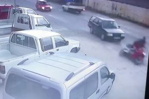 Bursa'daki motosiklet kazası g&uuml;venlik kamerasında