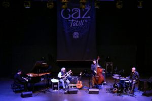 Anadolu ezgileri Bursa'da blues m&uuml;zikle buluştu