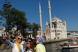 İstanbul'a en &ccedil;ok Arap ve İranlı turist geldi