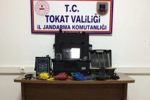 Dedekt&ouml;rl&uuml; ka&ccedil;ak kazıcılar jandarmaya yakalandı