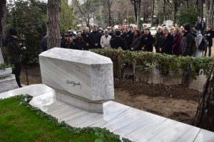Abdi İpek&ccedil;i mezarı başında anıldı
