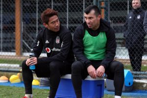 Kagawa Beşiktaş ile ilk antrenmanına &ccedil;ıktı