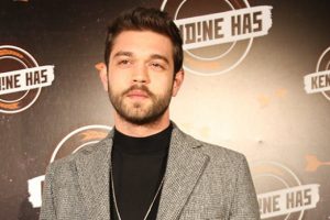 "Canlandırdığım her karakter &ccedil;ok iyi dostlarım oldu"