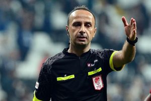 Fenerbah&ccedil;e-G&ouml;ztepe ma&ccedil;ının VAR'ı Barış Şimşek oldu