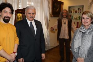 Binali Yıldırım, Barış Man&ccedil;o Evi'ni ziyaret etti