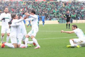 Denizlispor'un muhteşem d&ouml;rtl&uuml;s&uuml; takıma hayat verdi!