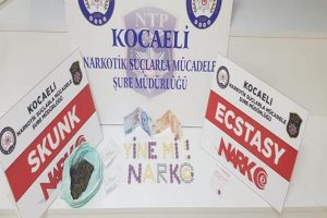 'Sokak satıcılarına' operasyon: 3 tutuklama